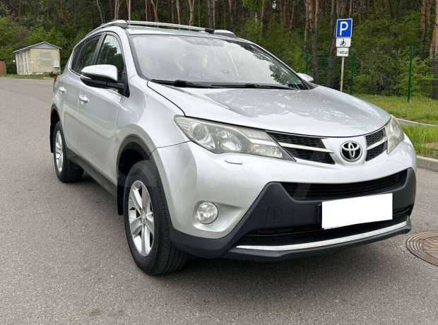 Toyota RAV4 IV (XA40)