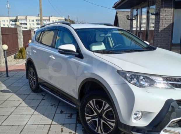 Toyota RAV4 IV (XA40)