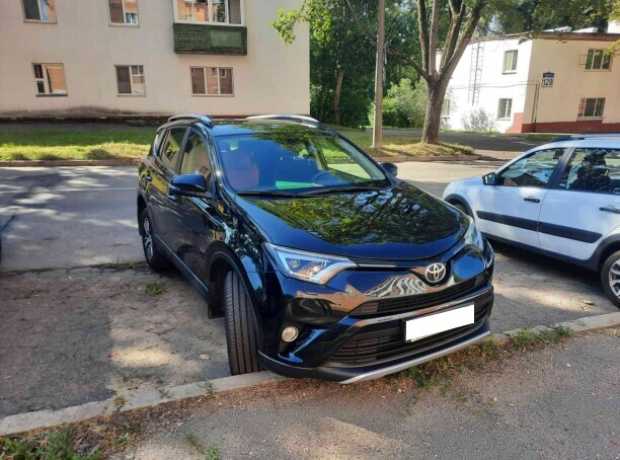 Toyota RAV4 IV (XA40)  Рестайлинг, 2015, пробег 125000 км