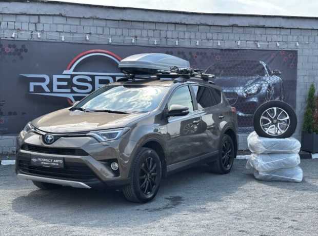 Toyota RAV4 IV (XA40)  Рестайлинг, 2016, пробег 110000 км