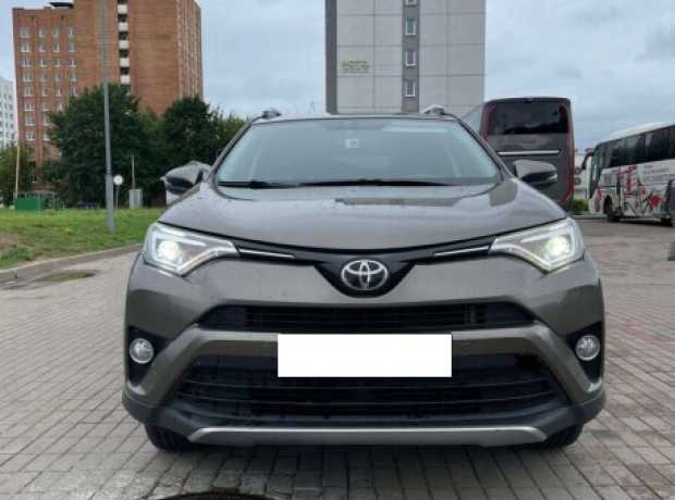 Toyota RAV4 IV (XA40)  Рестайлинг, 2016, пробег 190000 км