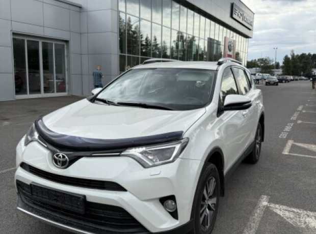 Toyota RAV4 IV (XA40)  Рестайлинг, 2016, пробег 199400 км