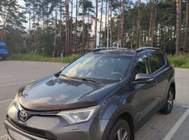 Toyota RAV4 IV (XA40)  Рестайлинг, 2016, пробег 220000 км