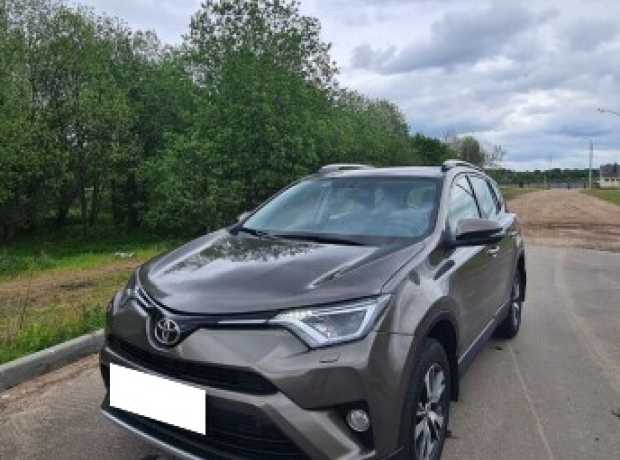 Toyota RAV4 IV (XA40)  Рестайлинг, 2016, пробег 78000 км