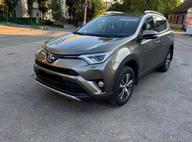 Toyota RAV4 IV (XA40)  Рестайлинг, 2016, пробег 97000 км