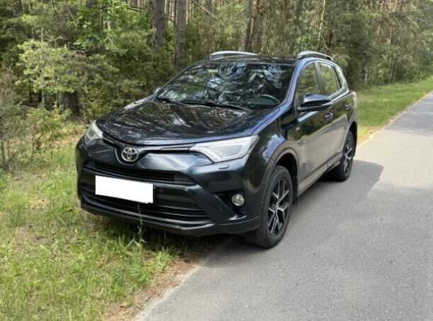 Toyota RAV4 IV (XA40)  Рестайлинг, 2017, пробег 250000 км