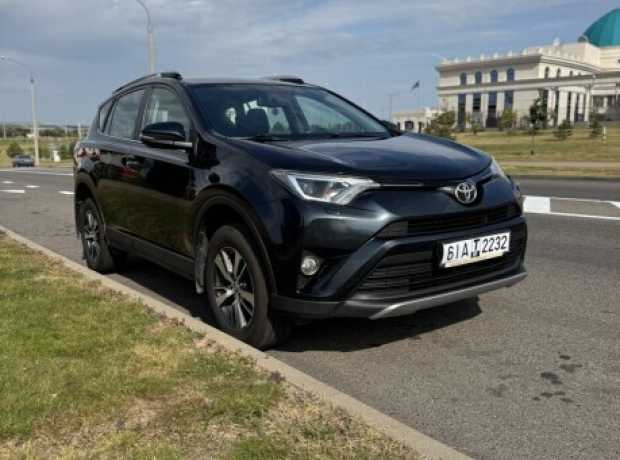 Toyota RAV4 IV (XA40)  Рестайлинг, 2017, пробег 310000 км