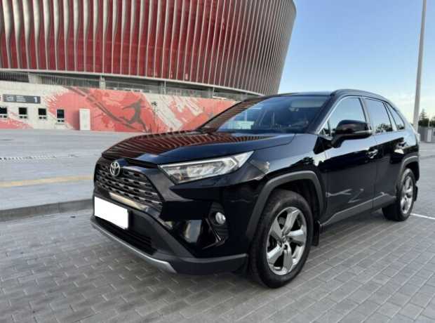 Toyota RAV4 V (XA50), 2020, пробег 180000 км