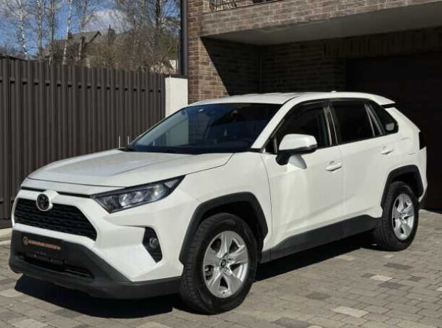 Toyota RAV4 V (XA50), 2020, пробег 56900 км