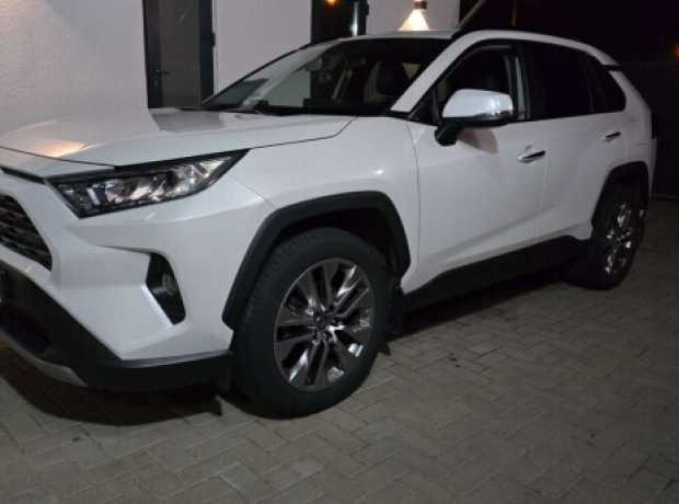 Toyota RAV4 V (XA50), 2020, пробег 73500 км