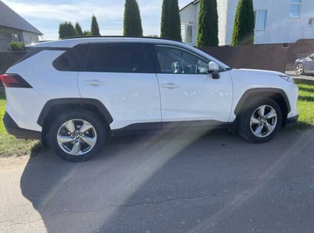 Toyota RAV4 V (XA50), 2021, пробег 52000 км