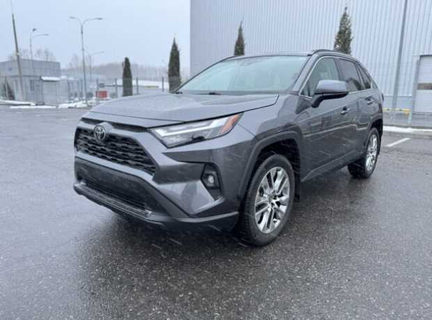 Toyota RAV4 V (XA50), 2022, пробег 31221 км Toyota RAV4 V (XA50), 2022, пробег 31221 км