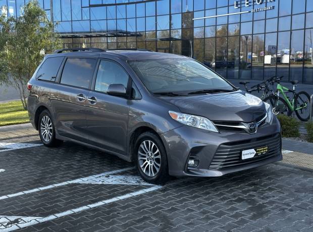 Toyota Sienna III (XL30) 2-й рестайлинг