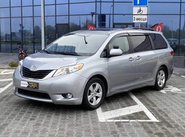 Toyota Sienna III (XL30) Рестайлинг Toyota Sienna III (XL30) Рестайлинг