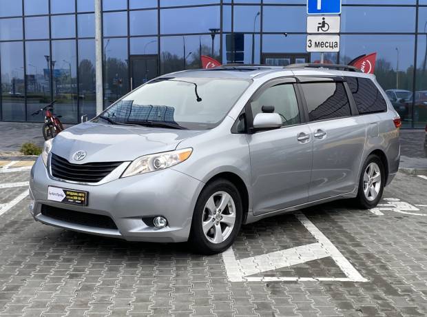 Toyota Sienna III (XL30) Рестайлинг