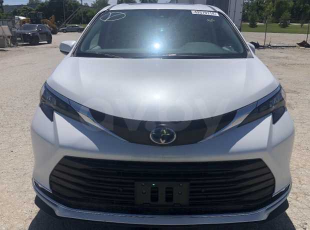 Toyota Sienna IV (XL40)