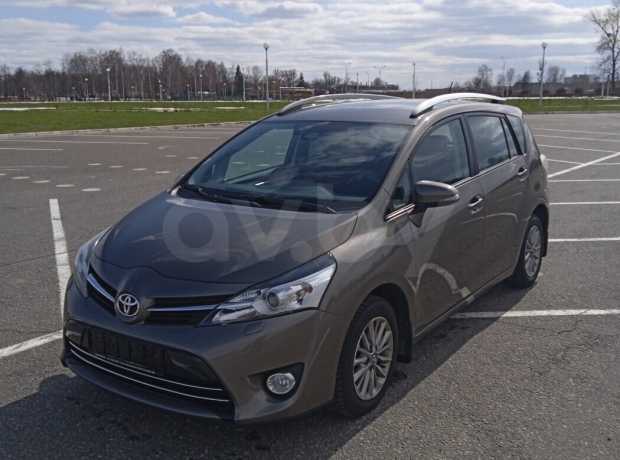 Toyota Verso I Рестайлинг