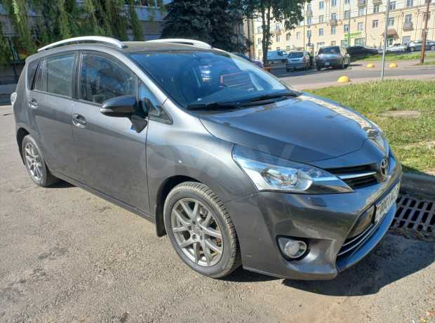 Toyota Verso I Рестайлинг