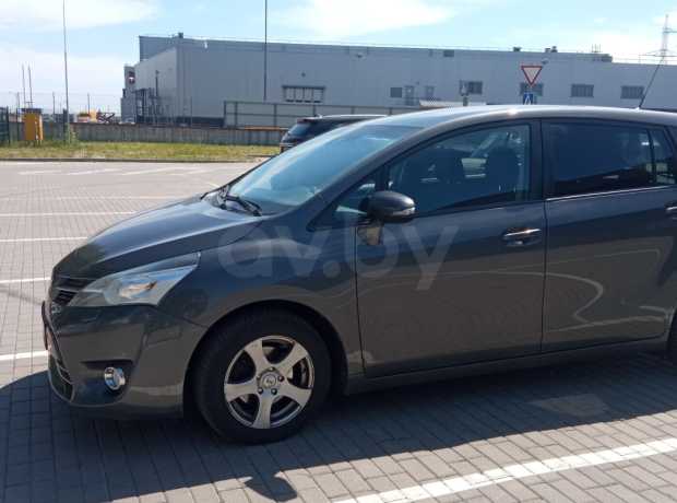 Toyota Verso I Рестайлинг