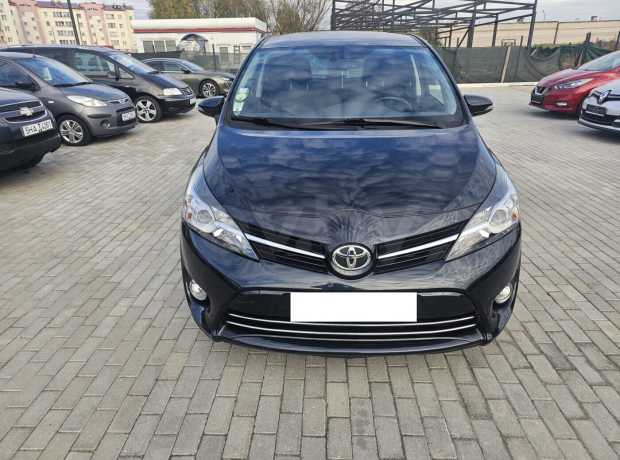 Toyota Verso I Рестайлинг