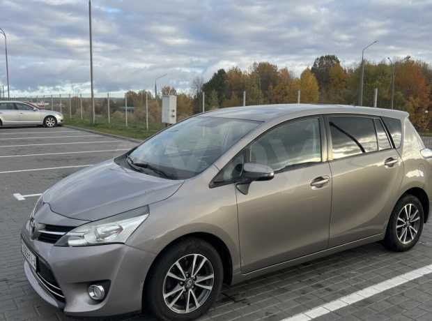 Toyota Verso I Рестайлинг