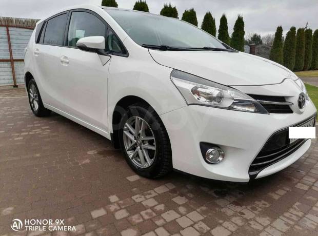 Toyota Verso I Рестайлинг