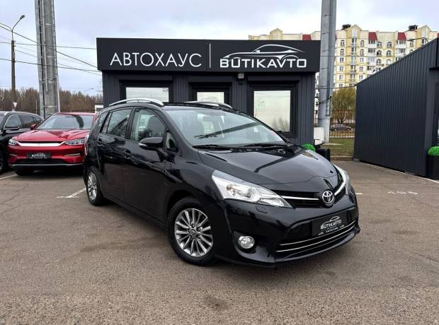 Toyota Verso I Рестайлинг