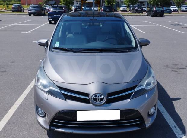 Toyota Verso I Рестайлинг