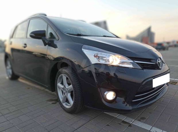 Toyota Verso I Рестайлинг