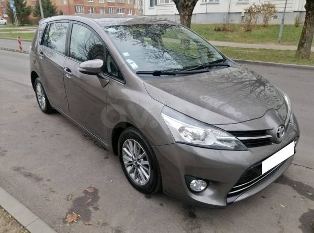 Toyota Verso I Рестайлинг