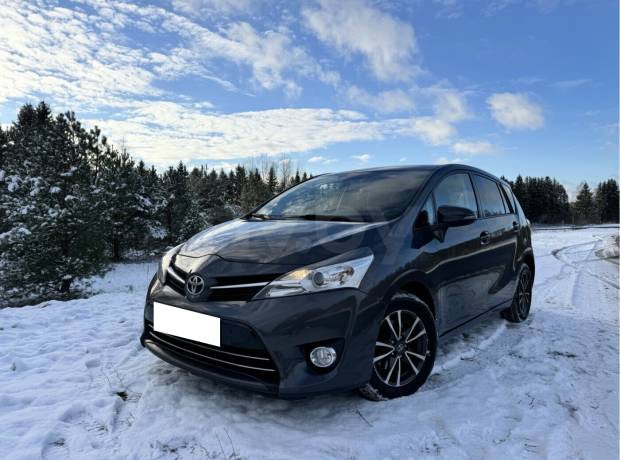 Toyota Verso I Рестайлинг