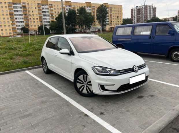 Volkswagen e-Golf VII  Рестайлинг, 2017, пробег 21200 км