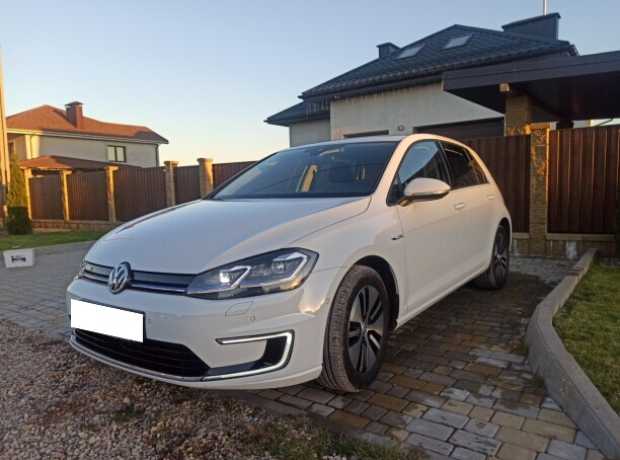 Volkswagen e-Golf VII  Рестайлинг, 2018, пробег 110000 км