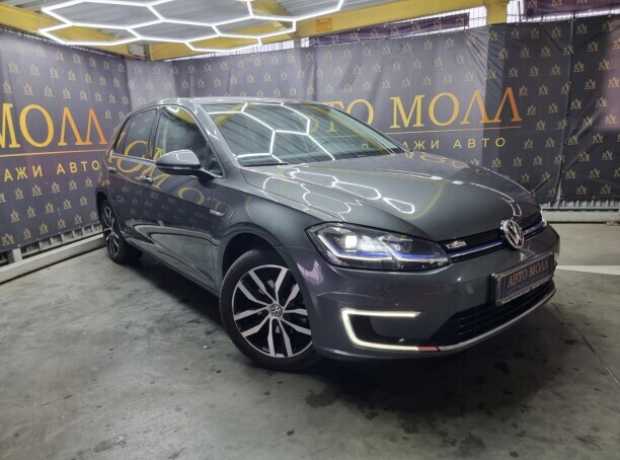 Volkswagen e-Golf VII  Рестайлинг, 2018, пробег 50900 км