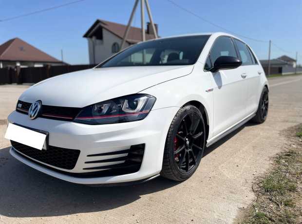 Volkswagen Golf GTI VII