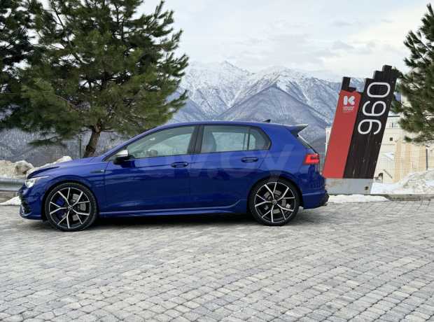 Volkswagen Golf R VIII