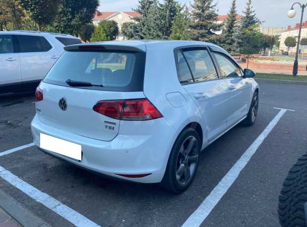 Volkswagen Golf VII