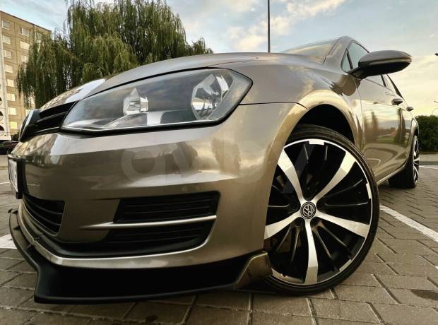 Volkswagen Golf VII