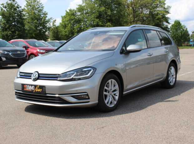 Volkswagen Golf VII Рестайлинг, 2019, пробег 35000 км Volkswagen Golf VII Рестайлинг, 2019, пробег 35000 км