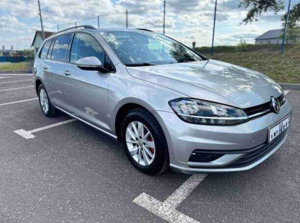 Volkswagen Golf VII Рестайлинг, 2020, пробег 243000 км Volkswagen Golf VII Рестайлинг, 2020, пробег 243000 км
