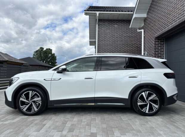 Volkswagen ID.6 , 2023, пробег 24000 км