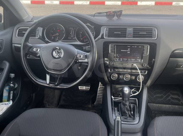 Volkswagen Jetta VI Рестайлинг