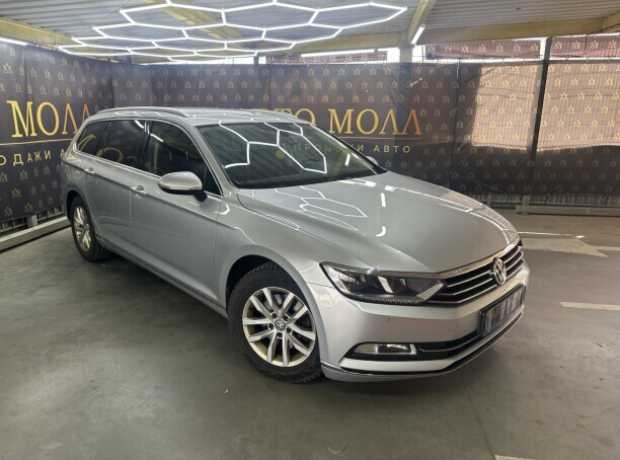 Volkswagen Passat B8, 2017, пробег 245000 км Volkswagen Passat B8, 2017, пробег 245000 км