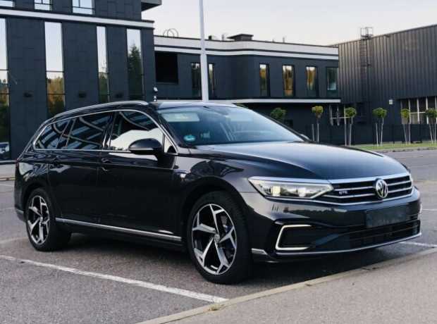 Volkswagen Passat B8 Рестайлинг, 2020, пробег 139610 км Volkswagen Passat B8 Рестайлинг, 2020, пробег 139610 км