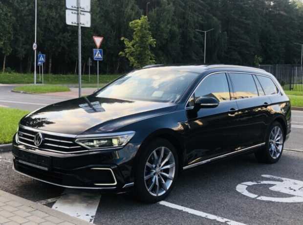 Volkswagen Passat B8 Рестайлинг, 2020, пробег 142872 км Volkswagen Passat B8 Рестайлинг, 2020, пробег 142872 км
