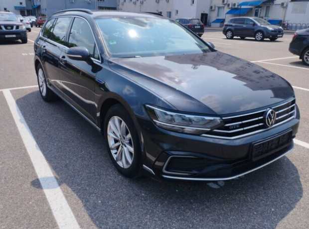 Volkswagen Passat B8  Рестайлинг, 2021, пробег 163800 км