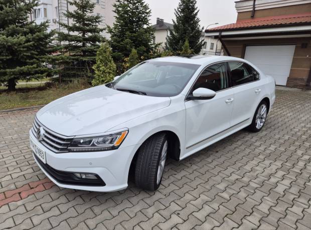 Volkswagen Passat (USA) I