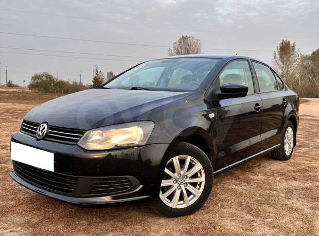 Volkswagen Polo Sedan I