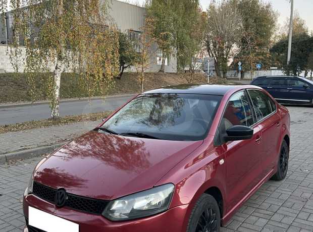 Volkswagen Polo Sedan I