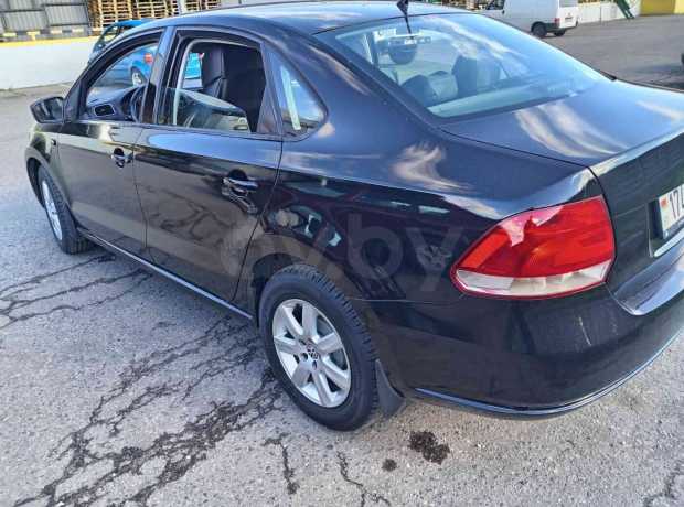 Volkswagen Polo Sedan I